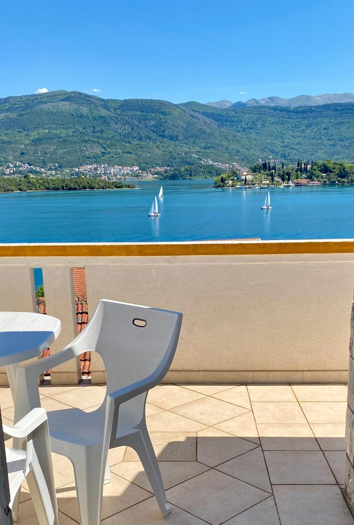 Ino Apartments Tivat Eksteriør bilde